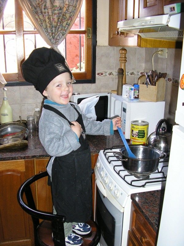 Thiago y Lucca: El Cocinero Cocina,cocina